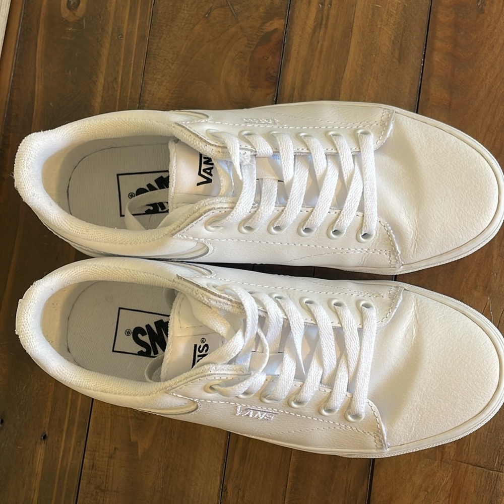 Vans Women’s Seldan Low Top Sneaker - Picture 7 of 8